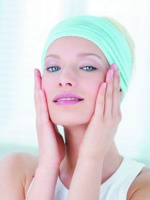 不要盲目使用面膜。应用时注意细节。