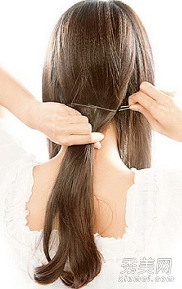 辫子微微变香风飘逸卷发