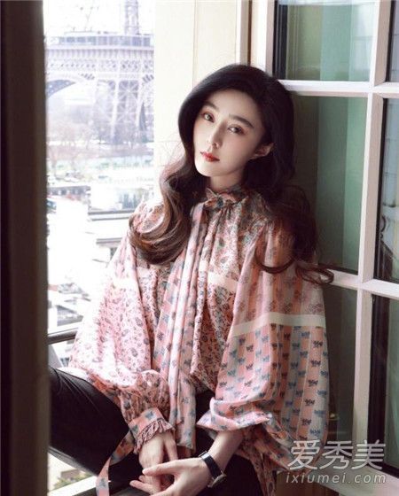 范冰冰是不是又把吕老爹最红的鞋子穿进了普通的运动鞋?