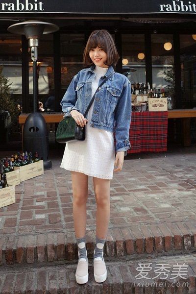 牛仔外套+连衣裙五一旅游休闲时尚