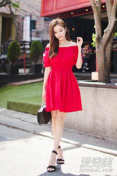 建议穿8件漂亮的衣服，以达到惊艳的效果