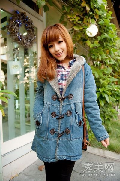漂亮女孩10迷人的衣服甜美的女士和温柔