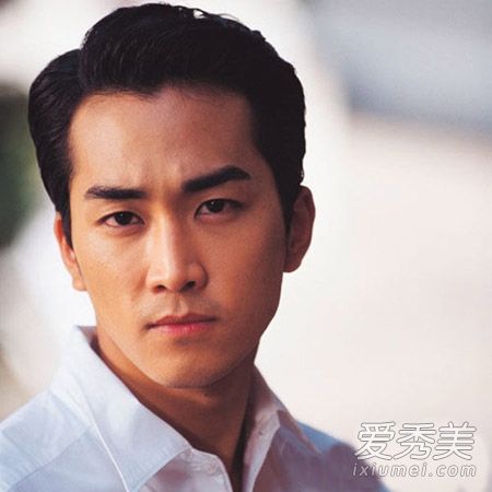 宋承宪的发型神曾经是一个“洗、剪、吹”的少年。