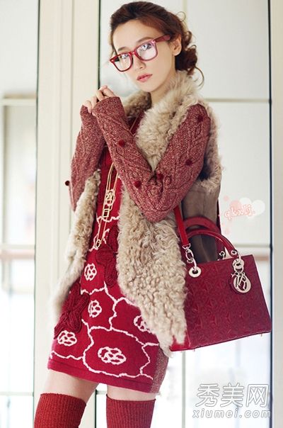 迎新年迎新桃花的女士冬装