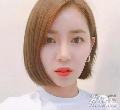 什么样的脸型和面部特征适合女孩剪短头发?