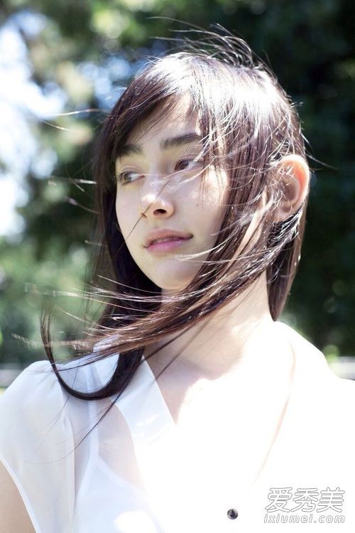 女孩最喜欢的长直发如何保持其质感?