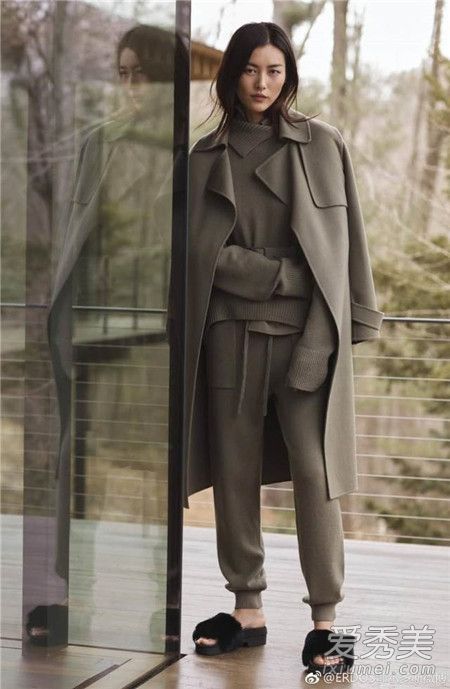 羊绒大衣是经典外套的推荐选择，它看起来很好，不易过时。