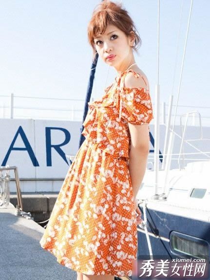 日本浪漫海军风格打造春季清新气质风格