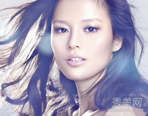 初学化妆的人要学会裸妆和腮红