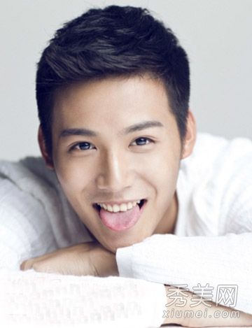 冬天,男孩们会为年轻帅气的小个子男士选择9种短发