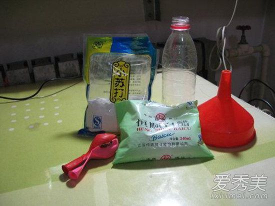 护发配方:小苏打+醋今年的脱发问题已经解决