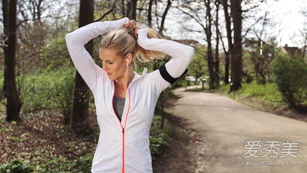 为什么你的头发越来越少了？仍然有办法治愈这7种症状！