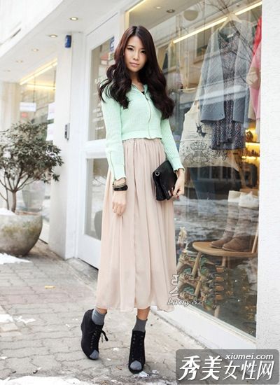 色彩鲜艳的单品装扮成新的时尚领袖