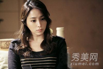 韩敏英时尚卷发更迷人