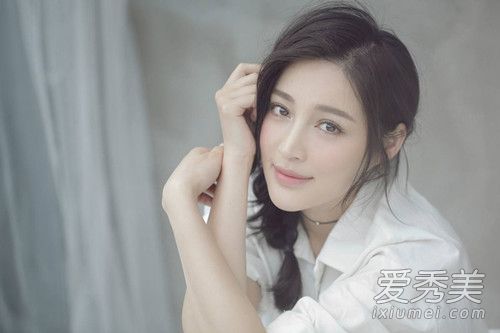 裸妆的口红颜色