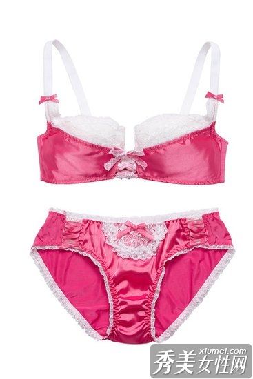 性感纯净的蜂蜜甜饼内衣