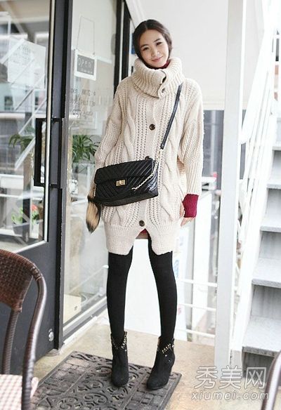 这套冬季服装与通勤约会套装搭配在一起。一切都结束了。