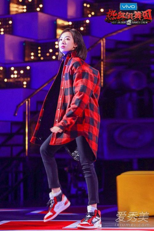 红血街舞公司的宋茜鞋是什么品牌,多少钱?