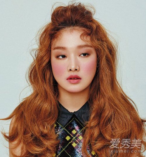 很难照顾黑长直吗?学习如何保护你的头发,让它更年轻。