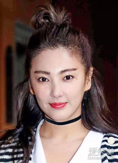 半丸子头适合什么样的脸型?如何绑半肉丸头