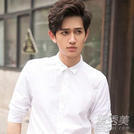 野孩子变帅了!杀阡陌凯尔最新发型照片