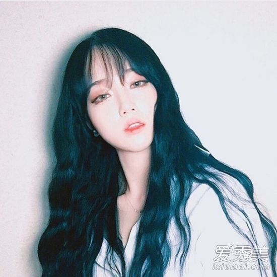 我能梳我的卷发吗?你如何管理刚烫好的卷发?卷发管理方法