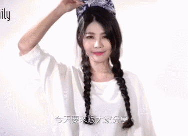 5个简单的头发装订教程适合你戴的任何帽子。