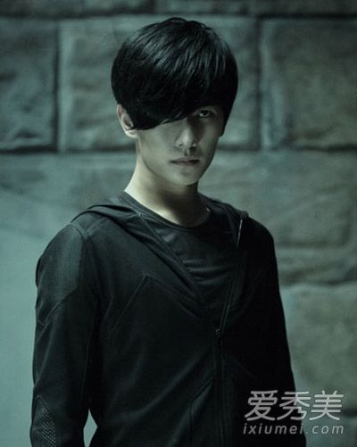 《盗墓笔记》中杨扬的“张起灵”发型叫什么名字?