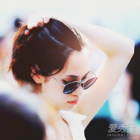 没时间洗头吗?外国博主建议五个步骤让卷发持久