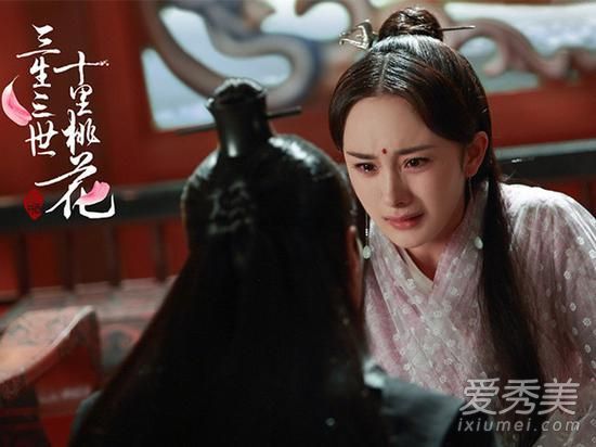 春天是容易脱发的季节。五点钟不做头发移植。