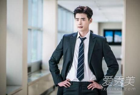 当你睡觉的时候,李钟淑会改变他的发型!精明的检察官丁上线