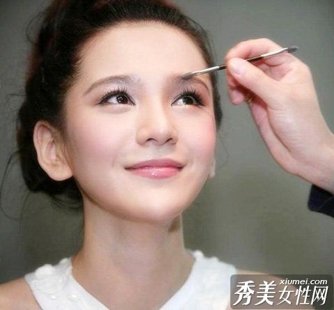 演员王希维的后台美容策略