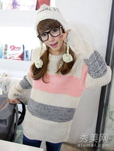 矮女孩穿9种不同的服装看起来都很高。