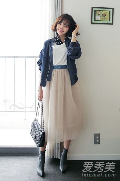 牛仔夹克是春天最容易穿的。