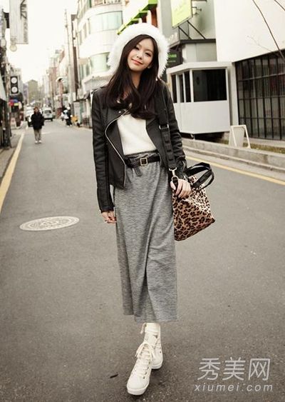 短腿女孩的福音书半身裙非常相配。