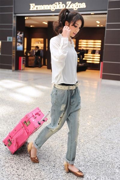 春季衬衫可以随意穿。