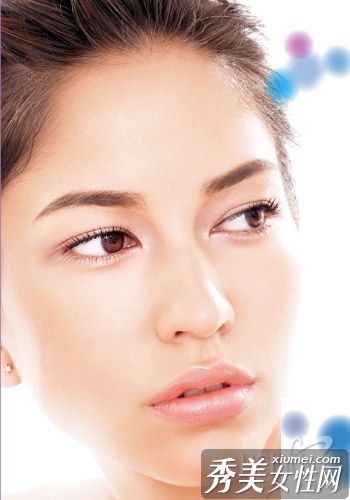裸妆成为自然娇嫩女性的4大技巧