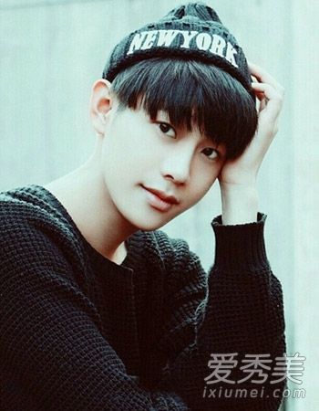 韩国男孩短发塑造冬季温暖男性形象