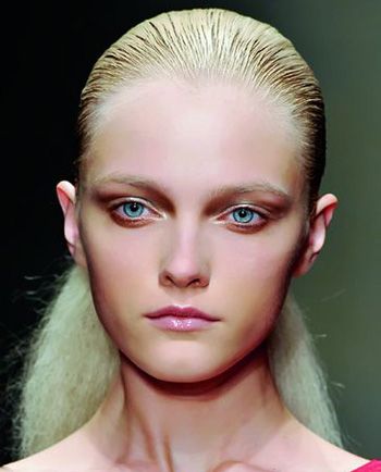 马的尾巴也可以随着一点点想法而不停地变化。