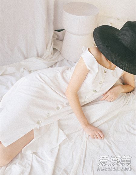 哪件衣服在夏天最值得买，最热的衣服有这7个特点。