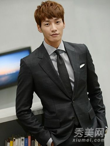 匹诺曹高富帅金英光发型长发型温暖男性