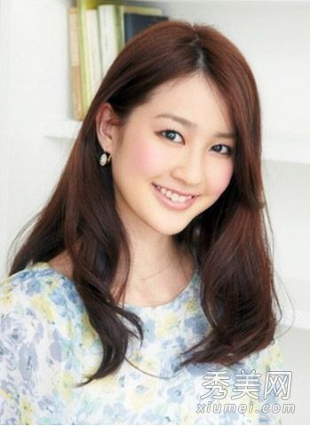 淑女气质分为卷发和大脸型,以苗条的发型为特征。