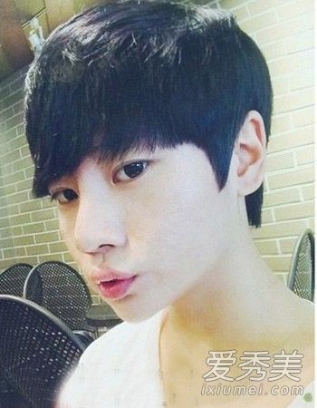 男孩最喜欢什么样的刘海?留短发的刘海最适合时尚男士。