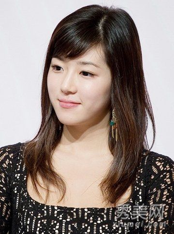 韩国流行明星朴寒星的温和发型