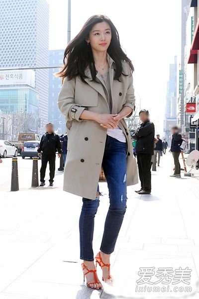 向全智贤风衣+牛仔裤学习