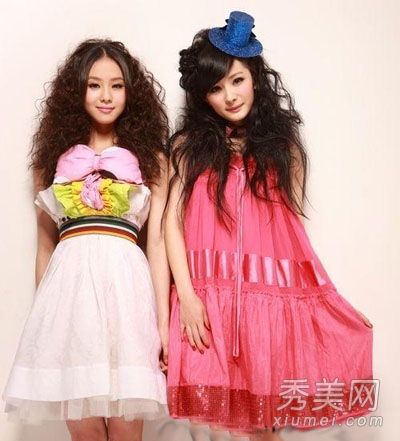 刘师师PK杨蜜两位女主持人现代发型谁是你的菜