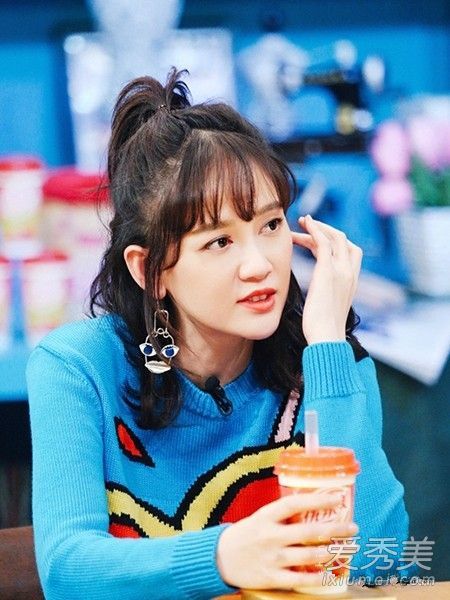 什么样的刘海适合中等长度的头发?长发和刘海取决于脸型吗?