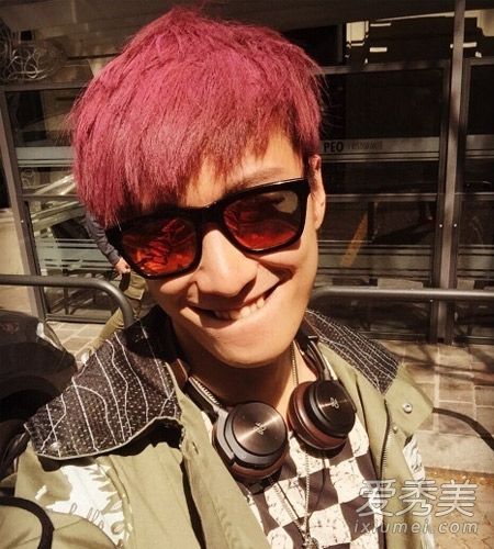 “让我们爱”基米展示男孩的时尚发型