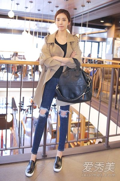 韩版休闲风衣+紧身裤干练帅气的款式