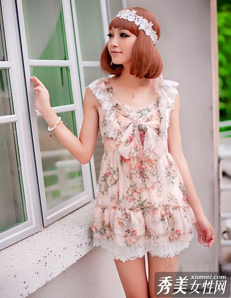 现代夏裙让身材变得惊人
